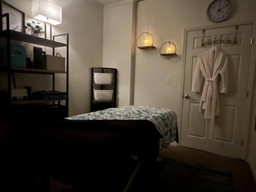 Divine Touch Massage LLC Interior Photo 7