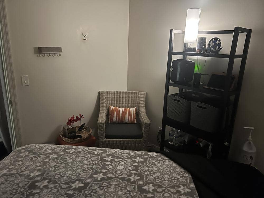 Divine Touch Massage LLC Interior Photo 9